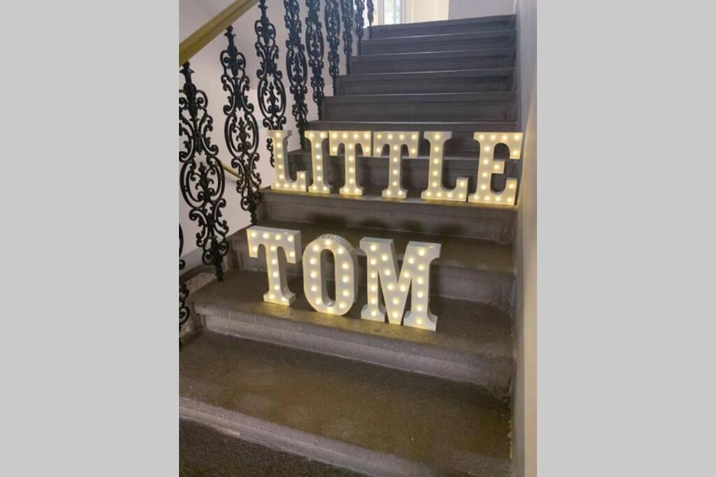 Little Tom Apartments Praga Exterior foto