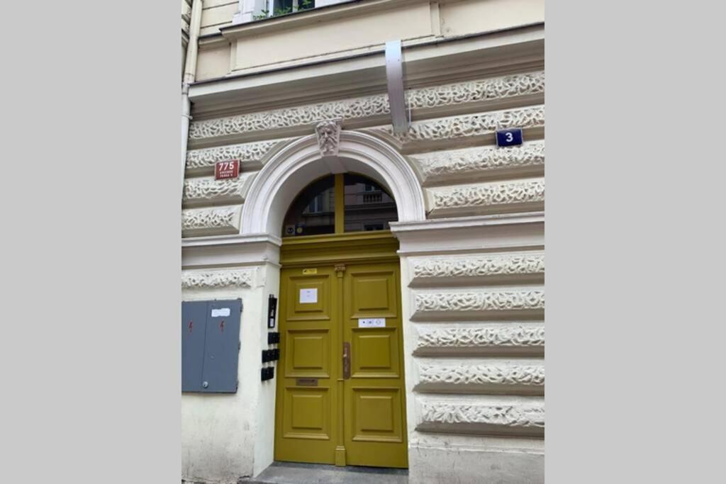 Little Tom Apartments Praga Exterior foto
