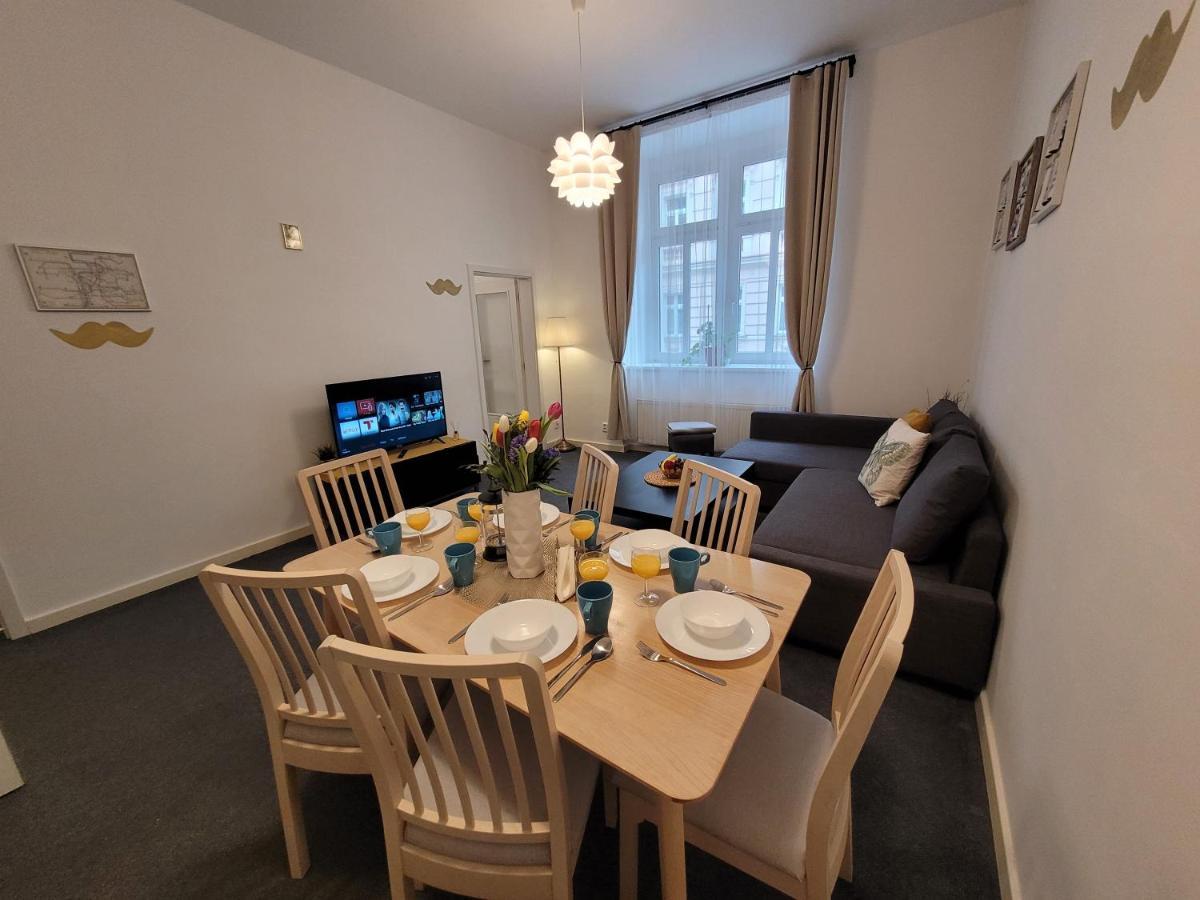 Little Tom Apartments Praga Exterior foto